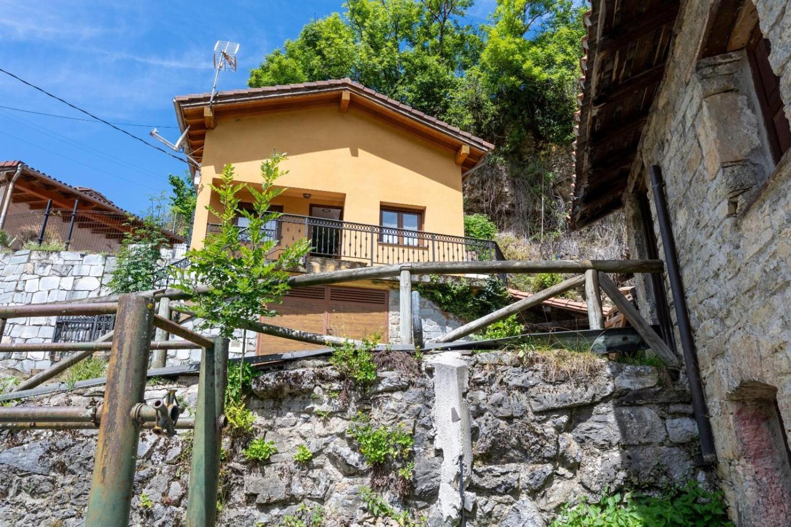 Vila Casa En Campo De Caso Exteriér fotografie